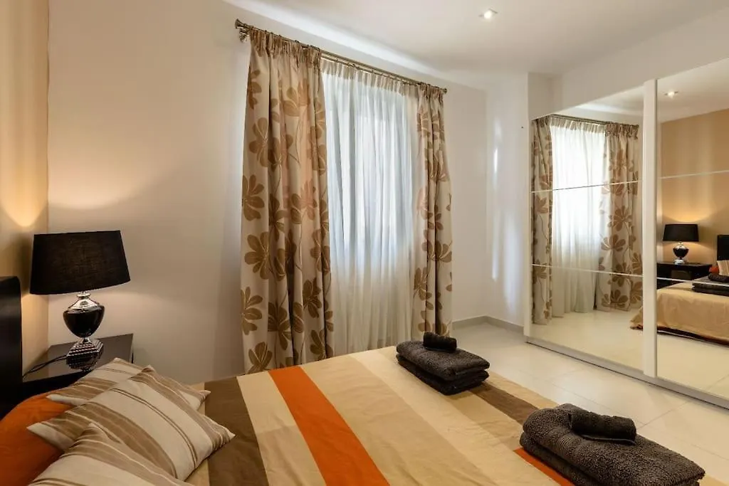 Cozy 3Bd Seaside Apartment! Wifi And Great Location! Saint Julian's Lejlighed
